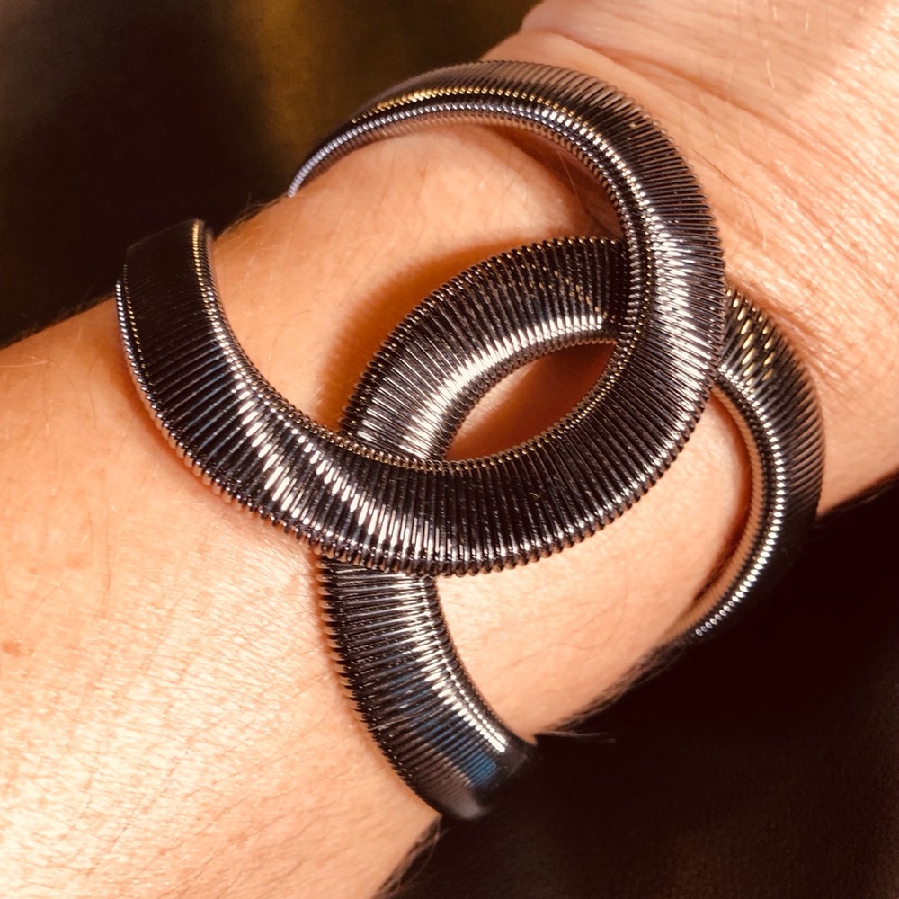 Women Dark Gray Tone Metal Open Bracelet